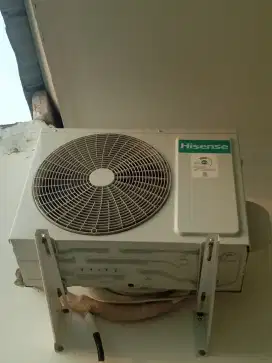 AC Hisense 1/2 PK baru pakai 2-3 bulan