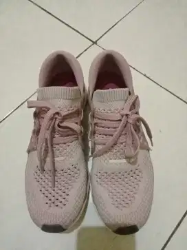 Di jual sepatu wanita reebok,no KW,