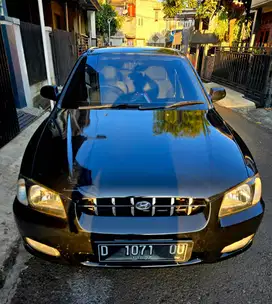 BUTUH DANA HYUNDAI VERNA