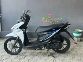 Honda Beat putih 2023