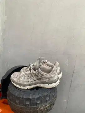 NIKE P-6000 size 42