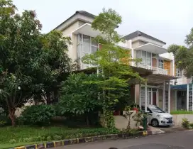 Rumah cantik 2 lantai full furnish cluster KGV 2