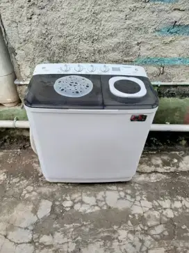 Bismillah d jual mesin cuci 2tabung merek thosiba