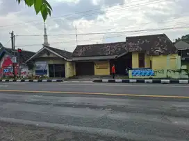 Jual Ruang Usaha/Rumah Strategis  Di JL. Sudirman Klaten