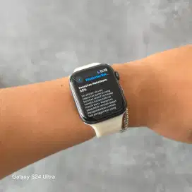 Apple Watch Series 5 Nike Edition - 44mm | Bh 68% | Bekas Second  2nd