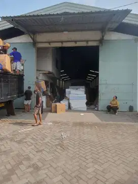 Gudang Margomulyo Permai Strategis