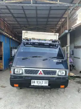 MITSUBISHI L300 4x2 solar
