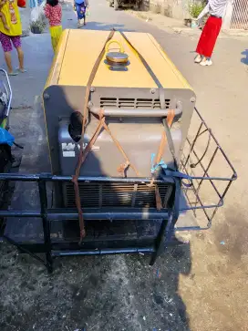 Menampung genset rusak sebanyak-banyaknya
