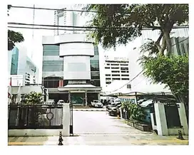 Gedung Kantor Dekat Pintu Tol Kebon Jeruk Bonus Lift