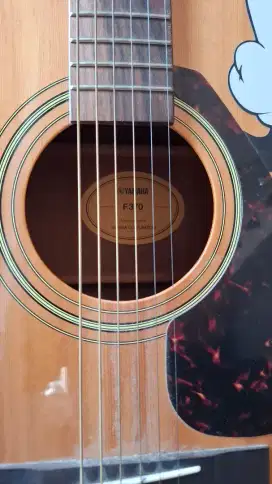 Gitar yamaha akustik