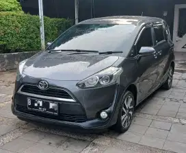 Sienta 1.5 V km 95rb