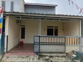 DIKONTRAKKAN RUMAH PER 6 BULAN / PERTAHUN