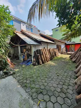 Tanah dan Bangunan di Mandala Tomang, Lokasi Bagus