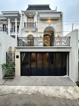 Rumah Mewah Dalam Komplek Elit di Jakarta Selatan