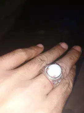 Cincin batu barjad api susu