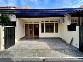 Dijual Rumah Nyaman dan Siap Huni Lokasi Strategis di Tebet Timur