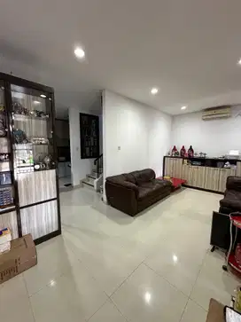 Dijual Rumah Puri Mansion 8x20