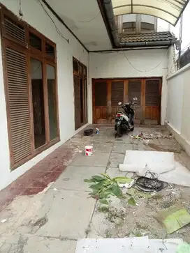 Murah Rumah Lama Hitung Tanah di Tebet