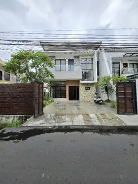 Rumah baru posisi hook non komplek lokasi strategis bebas banjir