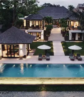 LUXURIOUS FIVE BEDROOMS PERERENAN VILLA