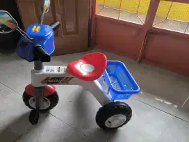 Mainanan sepeda anak GOOD KONDISI