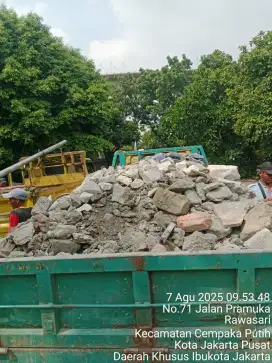 Buang puing & sampah proyek