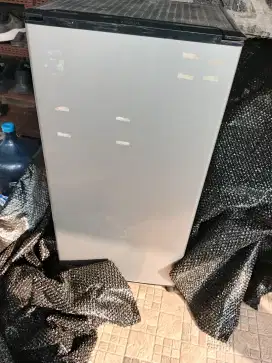 Kulkas merk aqua bekas bagus