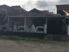 DIJUAL TANAH  BANGUNAN DI KORPRI LUAS 15 X 20 = 300M SHM, 750jt nego