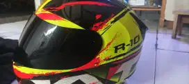 Helm full face KYT