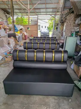 Rafie sofa/sofa cafe motif liris gold