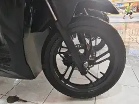 Dicari velg original vario 125 tahun 2024