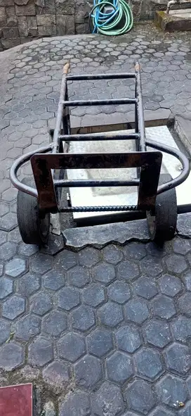 Gledakan besi pegangan 2