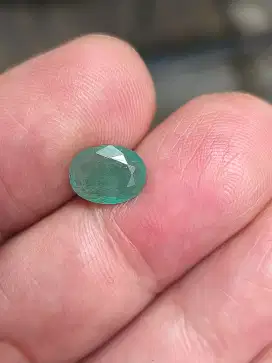 Batu zamrud Emerald beryl 1.60 carat top kristal