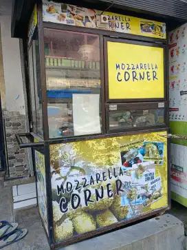 Gerobak jualan mangkal