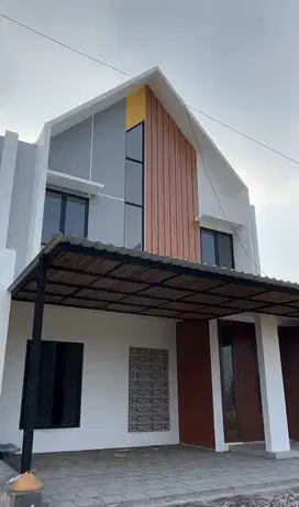DI JUAL RUMAH DUA LANTAI DI SOLO BARU