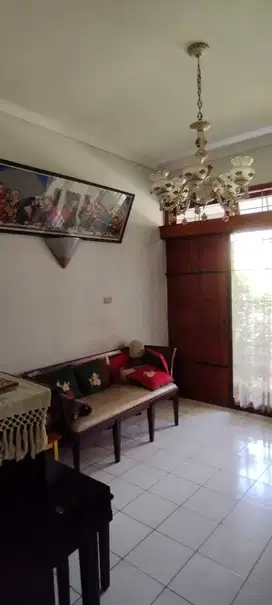 RUMAH DUA LANTAI SAYAP PAJAJARAN
