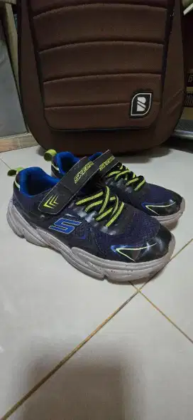 Skechers anak no.35 (murah) 22cm