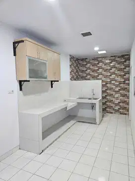 Rumah taman royal 1 baru renov siap pakai