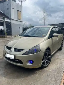 Mitsubishi Grandis 2008 Bensin