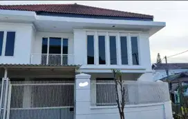 Dijual Rumah Darmo Indah Asri Row Jalan Lebar Siap Huni 2,5 Lantai