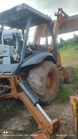 Backhoe Loader 2013
CASE 580 SUPER N di Samarinda