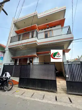 Dijual Rumah 2 Lantai di Pasar Rebo Jakarta Timur