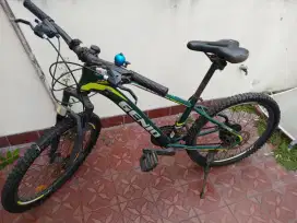 Sepeda gunung genio 24
