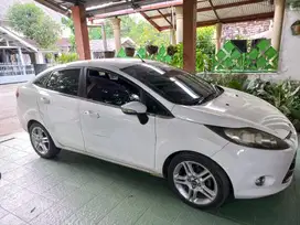 Sedan Ford Fiesta Matic