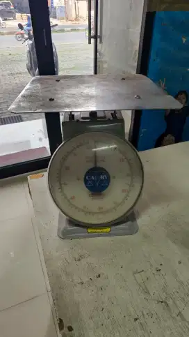 Timbangan jarum manual maks 60kg merk camry