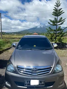 Kijang innova 2010