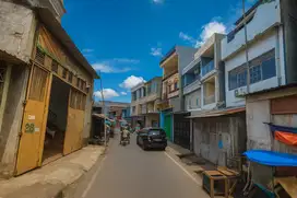 Jual Ruko Dekat Pasar Terong, Super Strategis. SHM. Temurah
