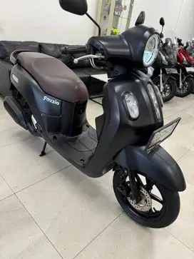 Yamaha Fazzio Lux 2022 warna Hitam Doff 125 CC Matic Neo Hybrid New