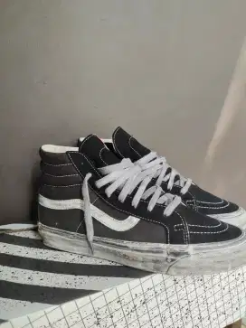 Vans Vault OG stressed