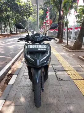 DP MINIM 3JTA CASH KREDIT HONDA VARIO KEYLESS 125 THN 2022 PAJAK IDUP